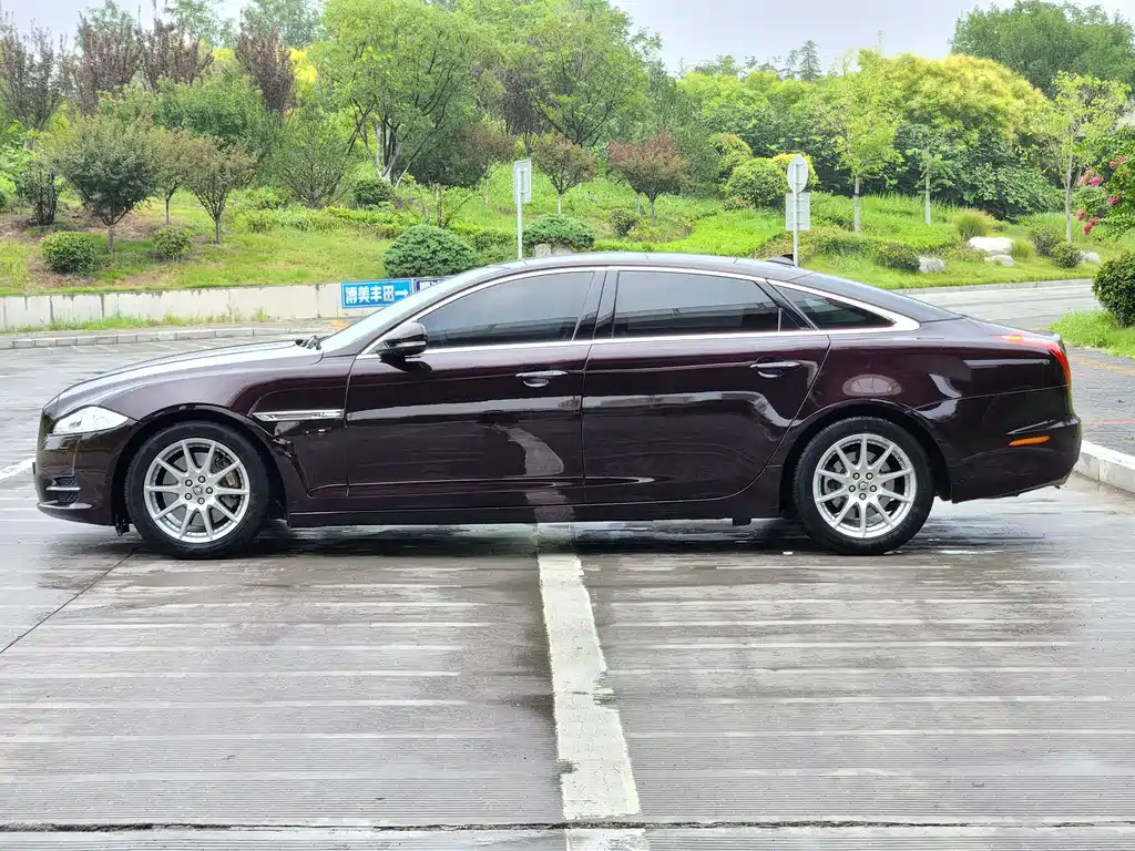 Jaguar XJ 2013 XJL 3.0 SC four-wheel drive flagship business version купить на сайте DeffCars