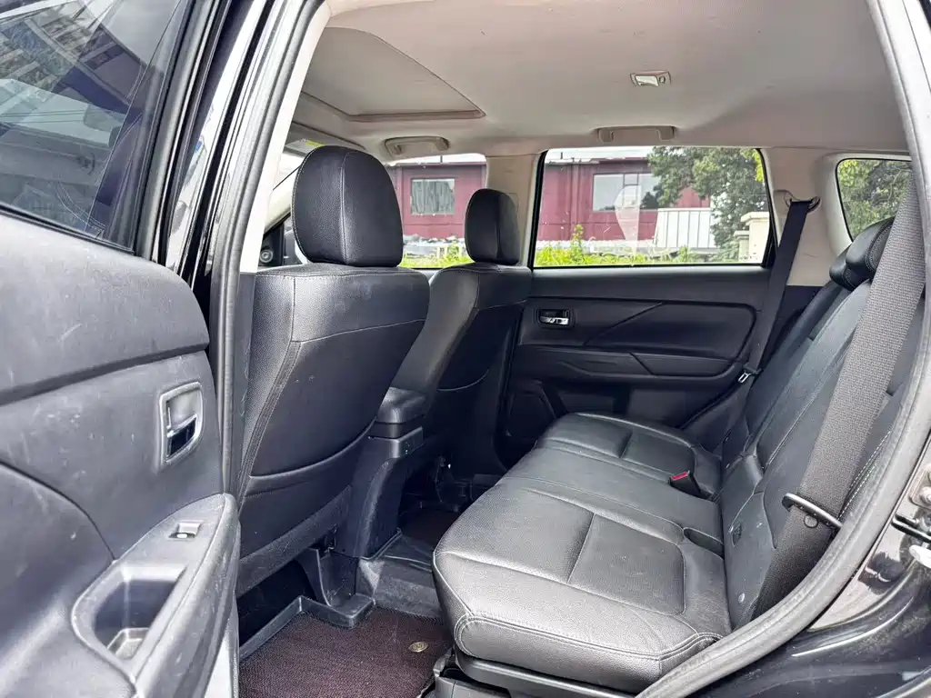 Outlander 2018 2.4L four-wheel drive elite version 5 seats купить на сайте DeffCars