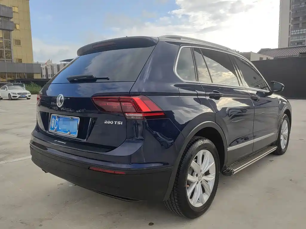 Tiguan 2018 280TSI two-wheel drive elite model купить на сайте DeffCars