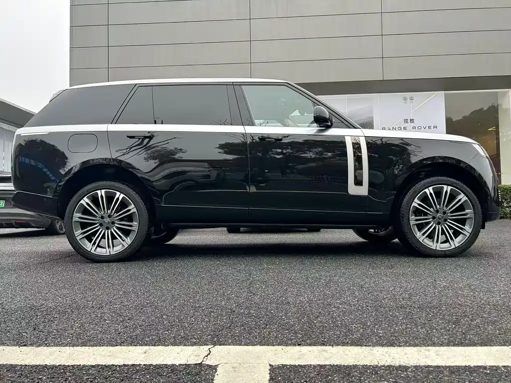 Range Rover 2024 3.0 L6 400PS SV Honor Creation Extended Edition 4 seats купить на сайте DeffCars