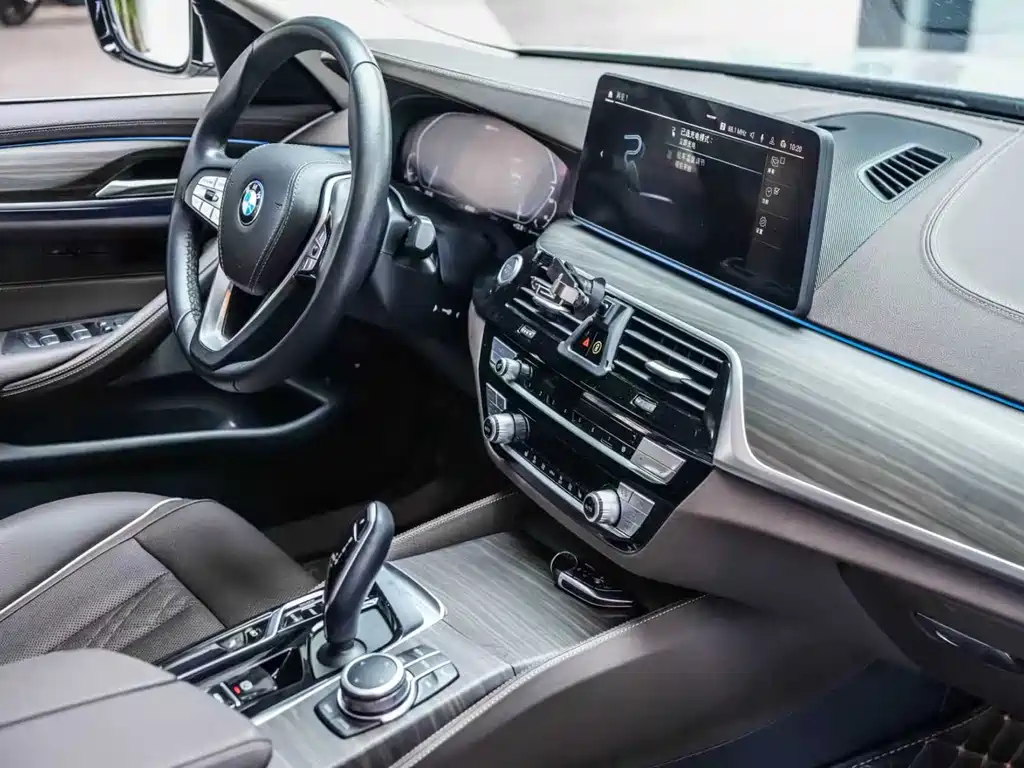 BMW 5 Series New Energy 2022 Model 535Le Luxury Package купить на сайте DeffCars