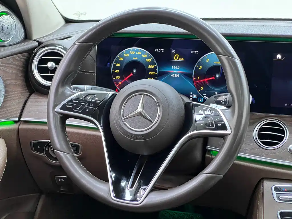 Mercedes-Benz E-Class 2021 E 300 L Premium Model купить на сайте DeffCars