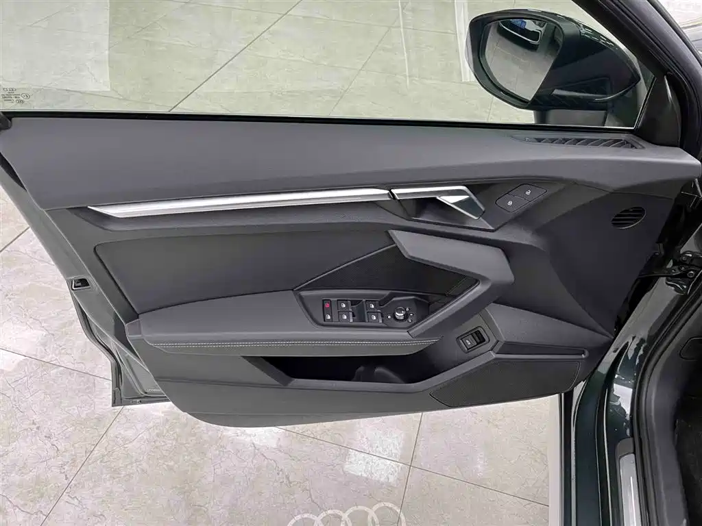 Audi A3 2023 facelift Sportback 35 TFSI stylish and sporty купить на сайте DeffCars