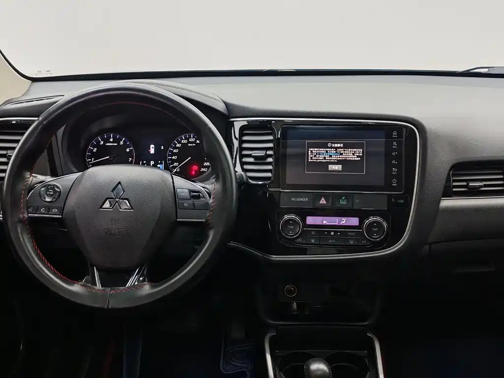 Outlander 2021 facelift 2.0L 2WD Enjoy Edition 7 seats купить на сайте DeffCars