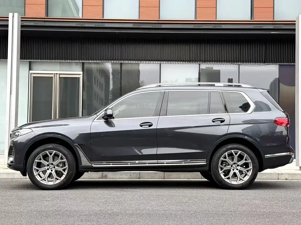 BMW X7 2022 xDrive40i Leading Luxury Package купить на сайте DeffCars