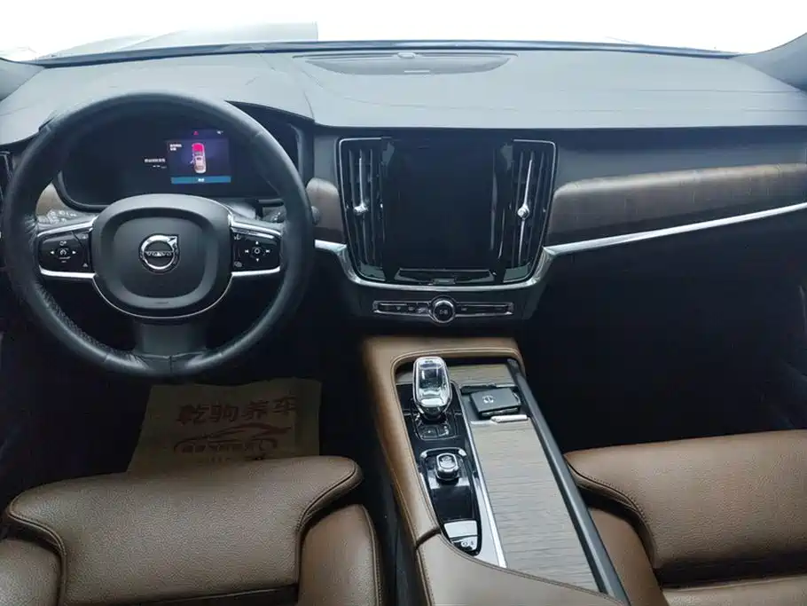 Volvo S90 2023 B5 Zhiyuan Luxury Edition купить на сайте DeffCars
