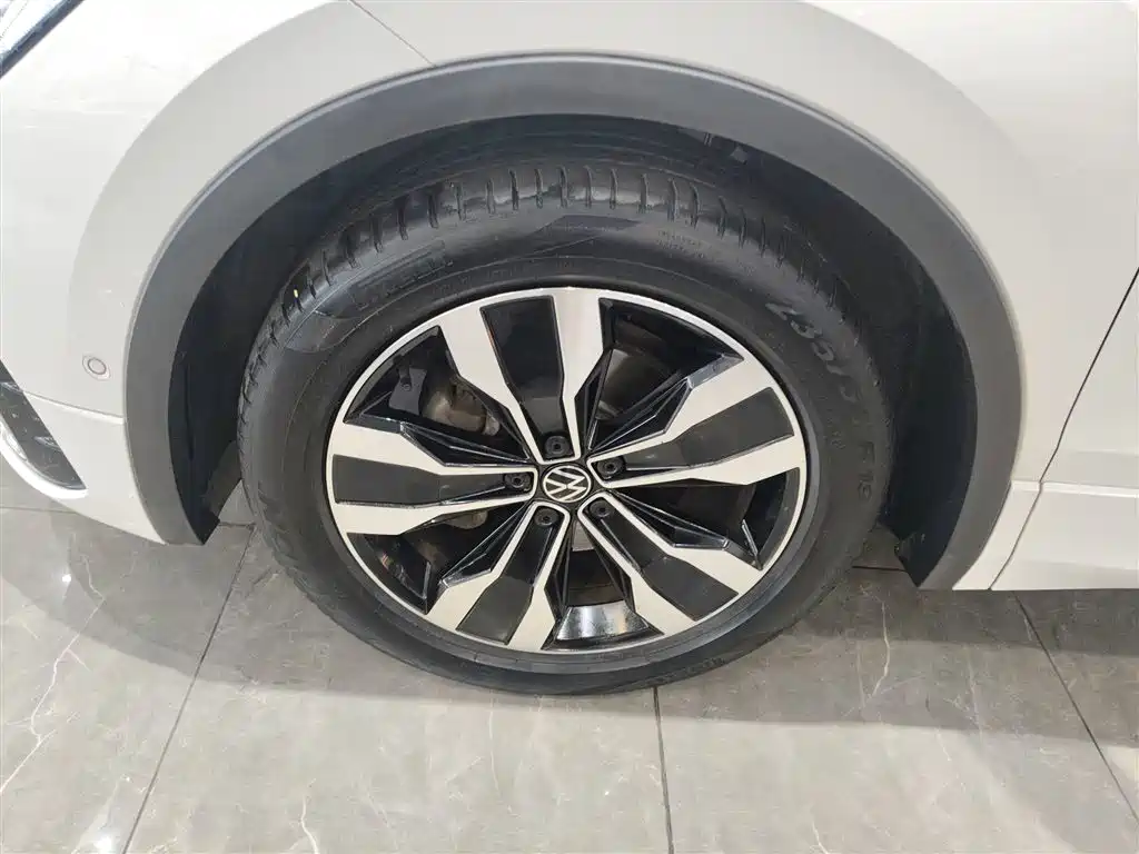 Tiguan L 2022 330TSI automatic two-wheel drive R-Line version купить на сайте DeffCars
