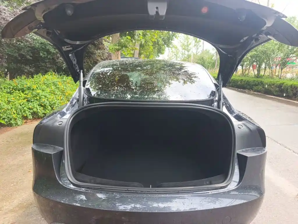 Model 3 2025 rear-wheel drive version купить на сайте DeffCars