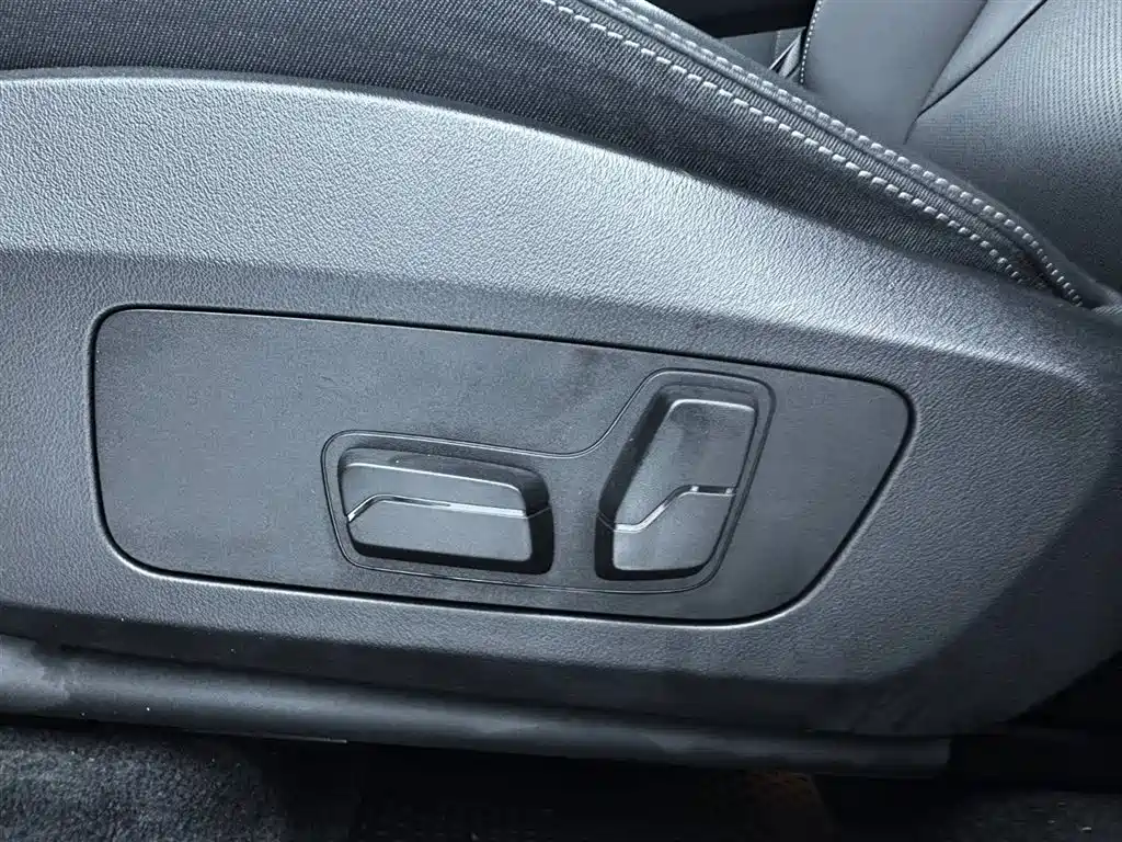 BMW X1 2023 sDrive20Li X Design Package купить на сайте DeffCars