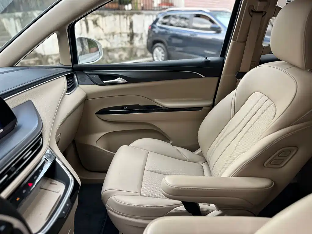 Buick GL8 New Energy 2025 Lu Shang Exclusive Edition купить на сайте DeffCars