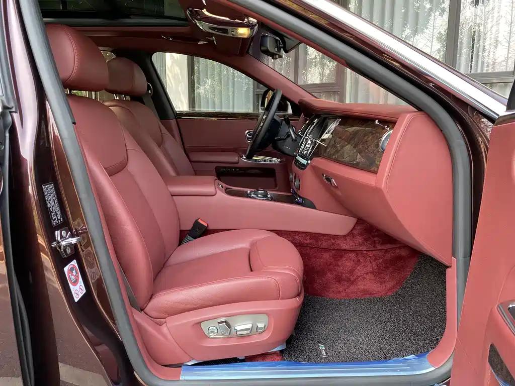 Ghost 2015 Series II Extended Edition купить на сайте DeffCars