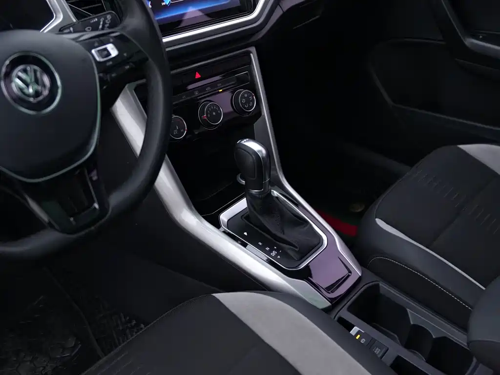 T-ROC 2020 280TSI DSG two-wheel drive aggressive model купить на сайте DeffCars