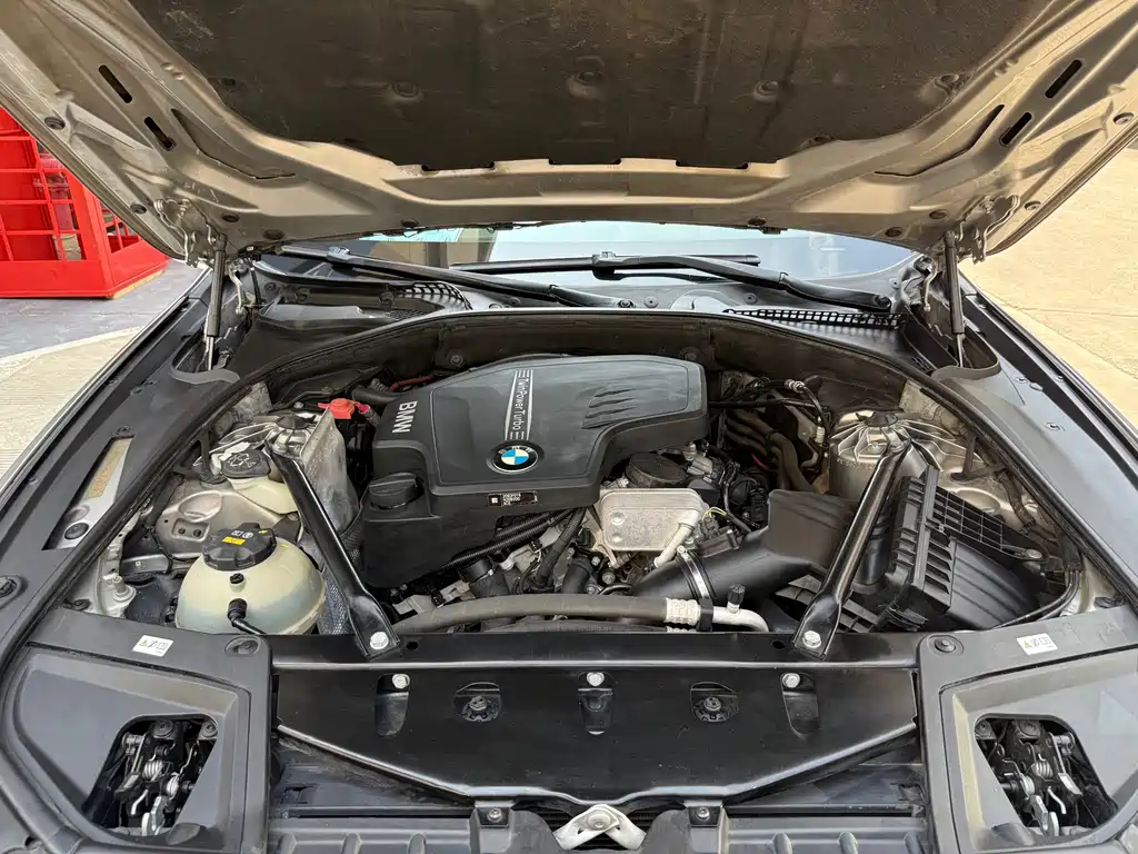 BMW 5 Series 2017 525Li Leading купить на сайте DeffCars