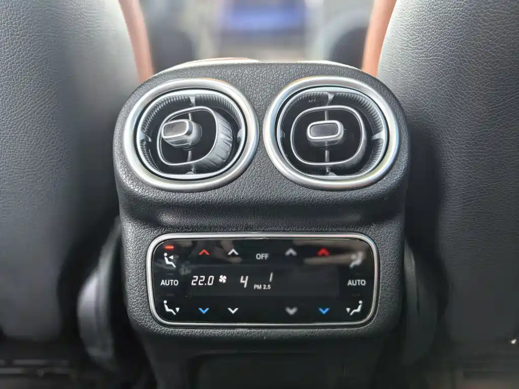 Mercedes-Benz GLC 2023 facelift GLC 300 L 4MATIC dynamic 7-seater купить на сайте DeffCars