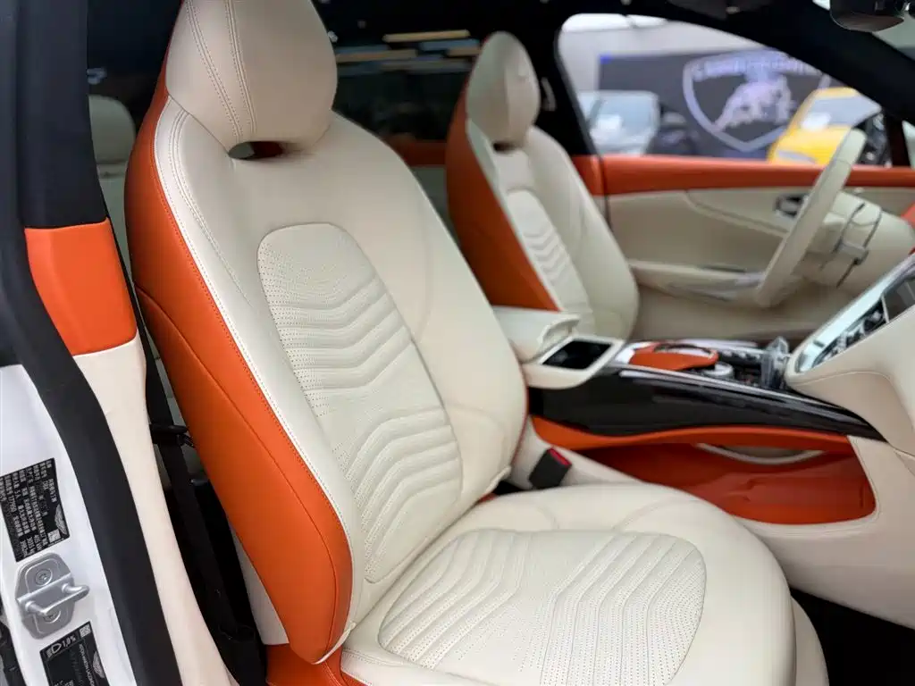 Aston Martin DBX 2020 4.0T V8 купить на сайте DeffCars