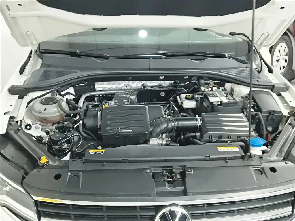 Bora 2021 1.5L Automatic Fashion Smart Connected Edition купить на сайте DeffCars