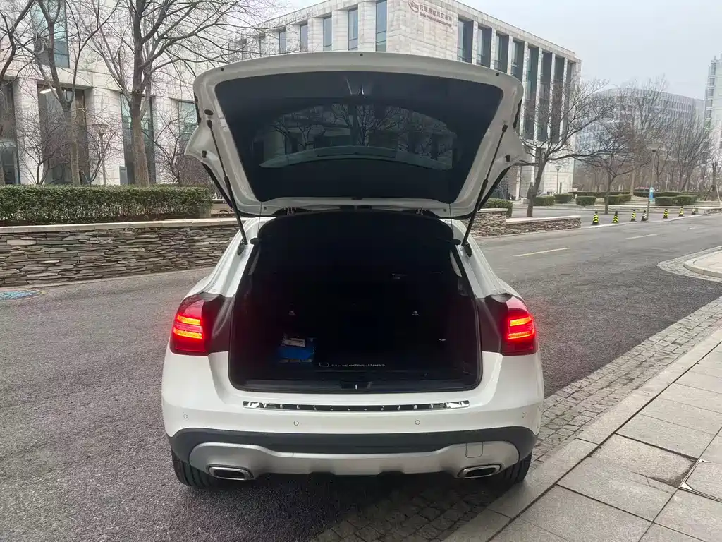 Mercedes-Benz GLA 2018 GLA 200 Dynamic купить на сайте DeffCars