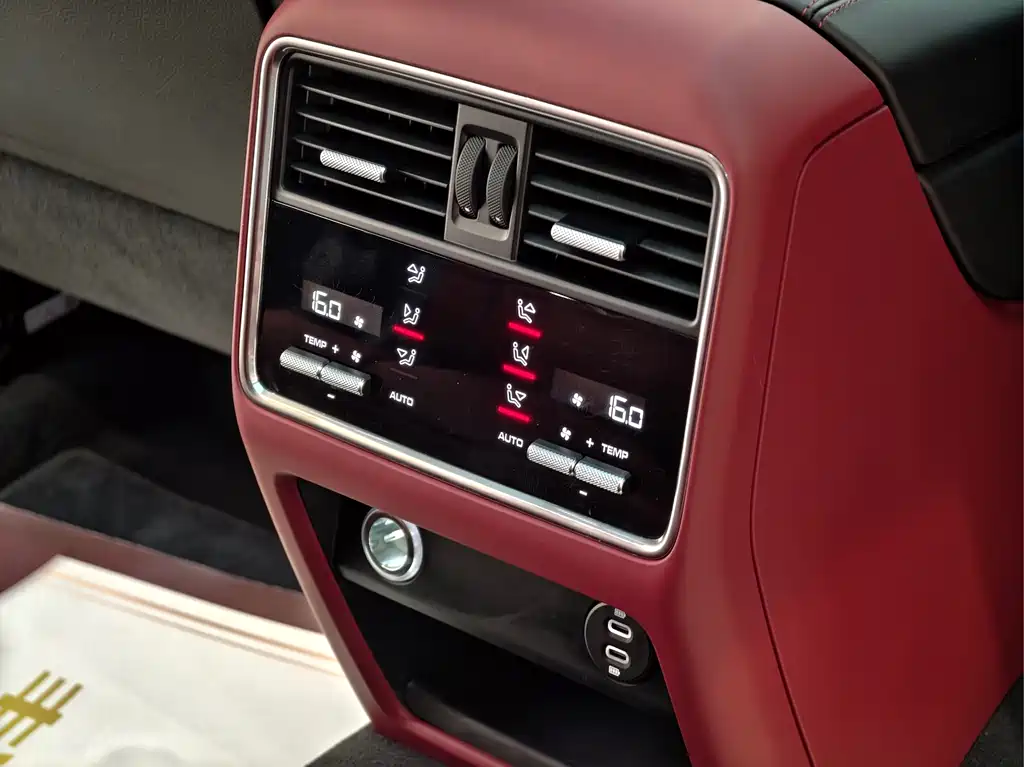 Cayenne 2023 Cayenne Coupé 3.0T Platinum Edition купить на сайте DeffCars