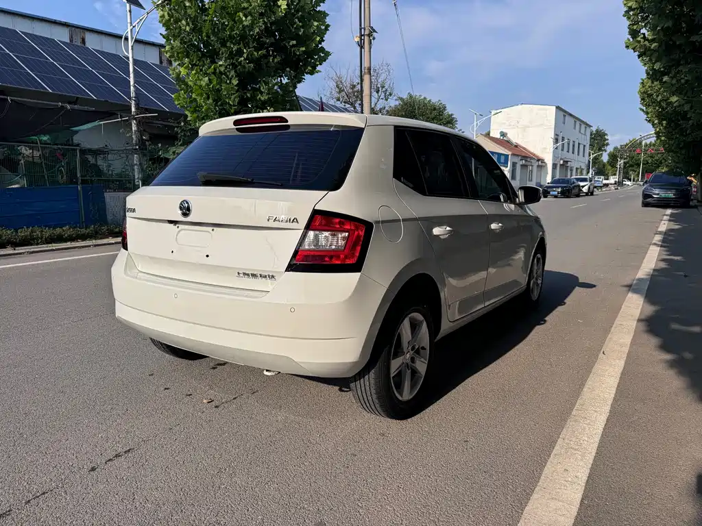 Fabia 2017 1.4L automatic car version купить на сайте DeffCars