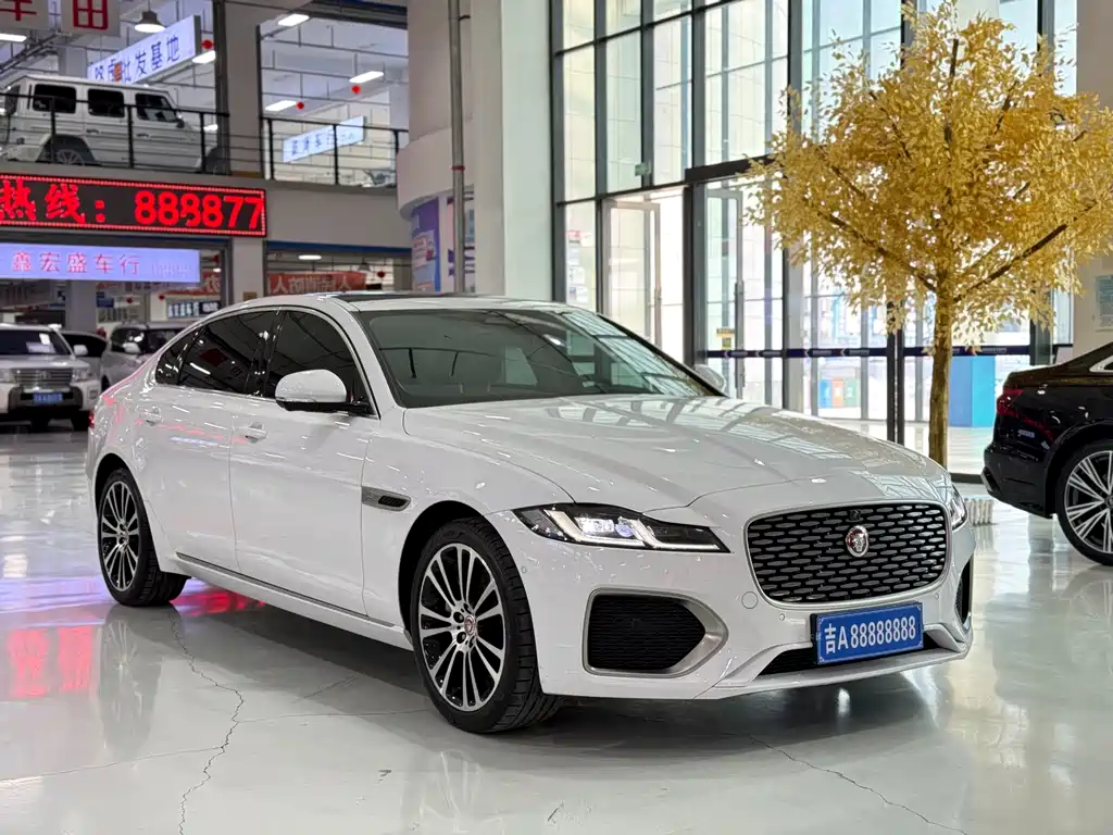 Jaguar XFL 2025 2.0T P250 two-wheel drive exclusive luxury version купить на сайте DeffCars