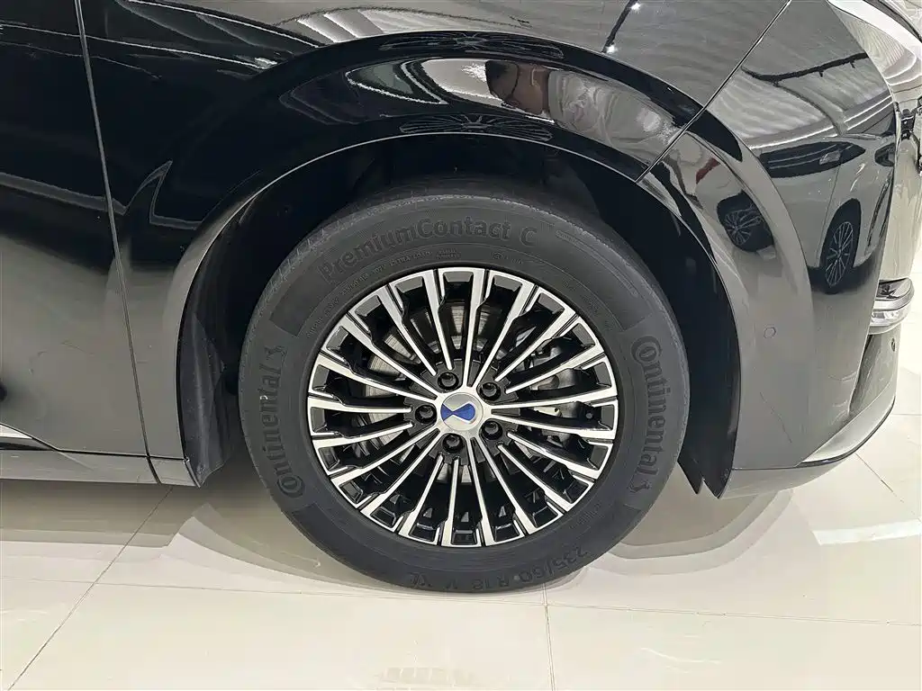 Denza D9 2025 DM-i smart driving version 1020 four-wheel drive flagship model купить на сайте DeffCars