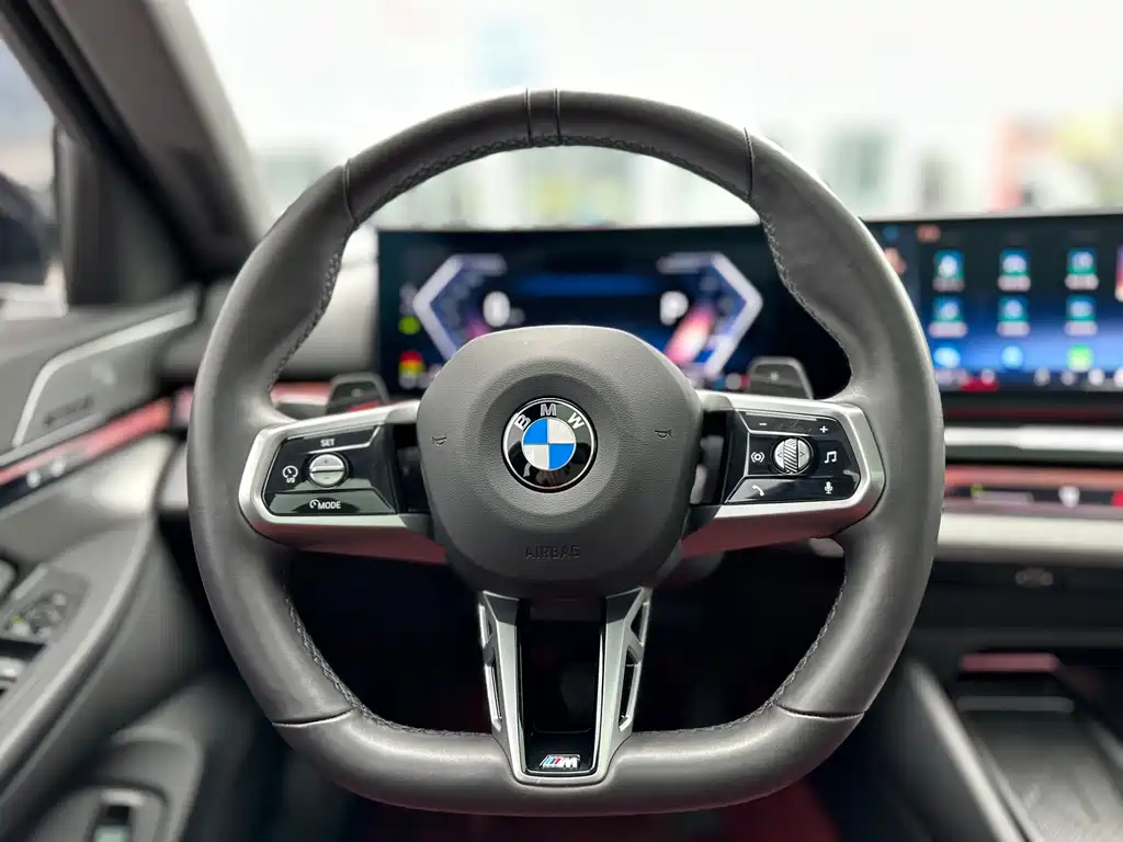 BMW 5 Series 2024 530Li Leading M Sports Package купить на сайте DeffCars