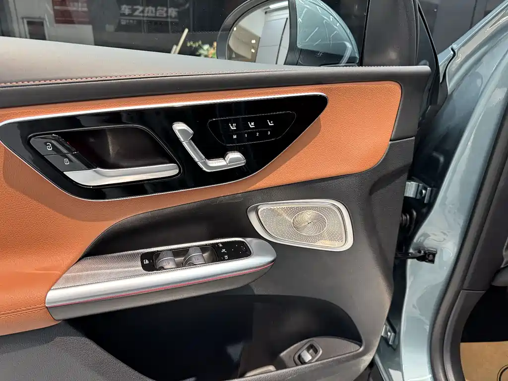 Mercedes-Benz GLC 2025 GLC 300 L 4MATIC luxury model 5 seats купить на сайте DeffCars