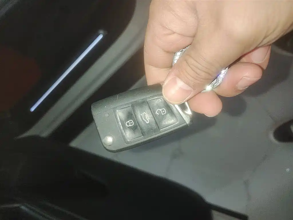 Tiguan L 2022 330TSI automatic two-wheel drive R-Line version купить на сайте DeffCars