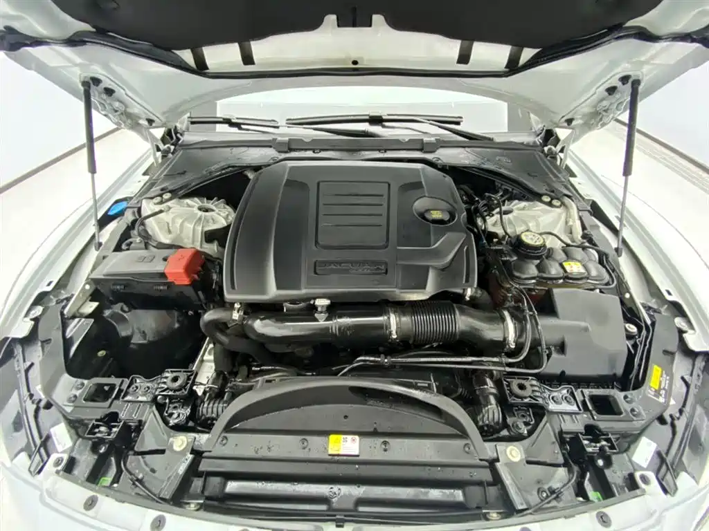 Jaguar XFL 2020 XFL 2.0T P200 two-wheel drive flagship version купить на сайте DeffCars