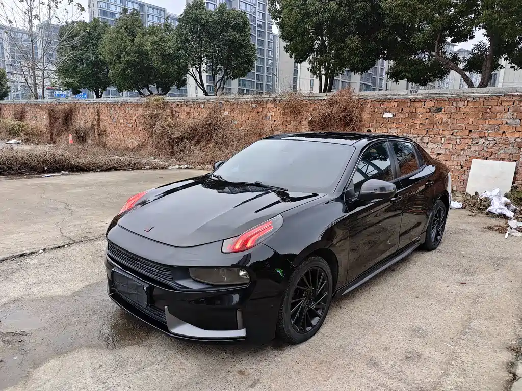 Lynk & Co 03 2020 1.5TD DCT Powerful Edition купить на сайте DeffCars