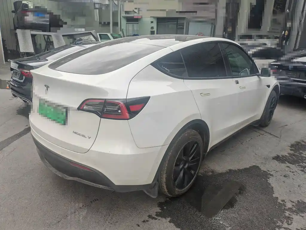 Model Y 2023 long-range all-wheel drive version купить на сайте DeffCars