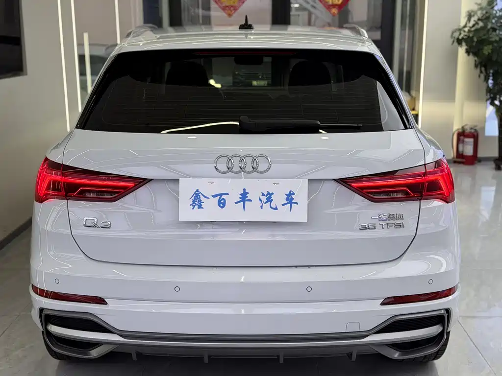 Audi Q3 2022 35 TFSI Fashionable and Dynamic купить на сайте DeffCars
