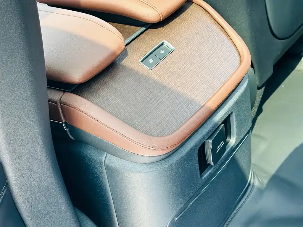 Navigator 2025 3.5T President Edition купить на сайте DeffCars