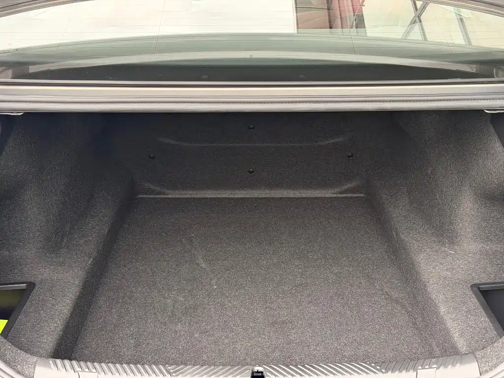 BMW 5 Series 2024 525Li M Sports Package купить на сайте DeffCars