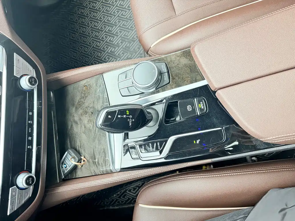 BMW 5 Series 2021 525Li M Sports Package купить на сайте DeffCars