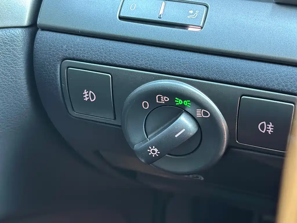 Phaeton 2011 3.6L V6 4-seat extended Individual version купить на сайте DeffCars