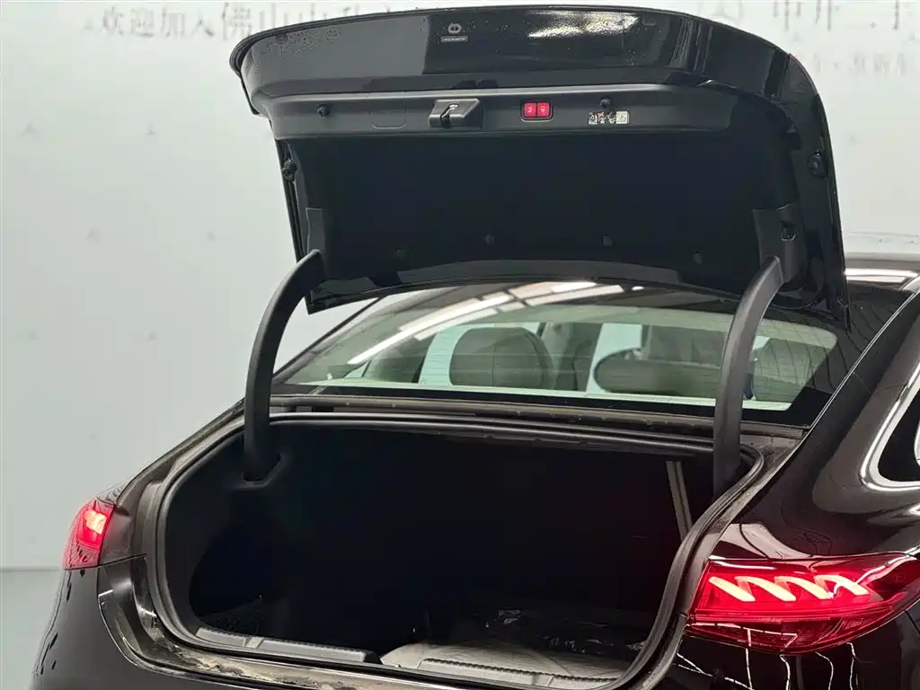 Mercedes-Benz EQE 2025 500 4MATIC Luxury Edition купить на сайте DeffCars