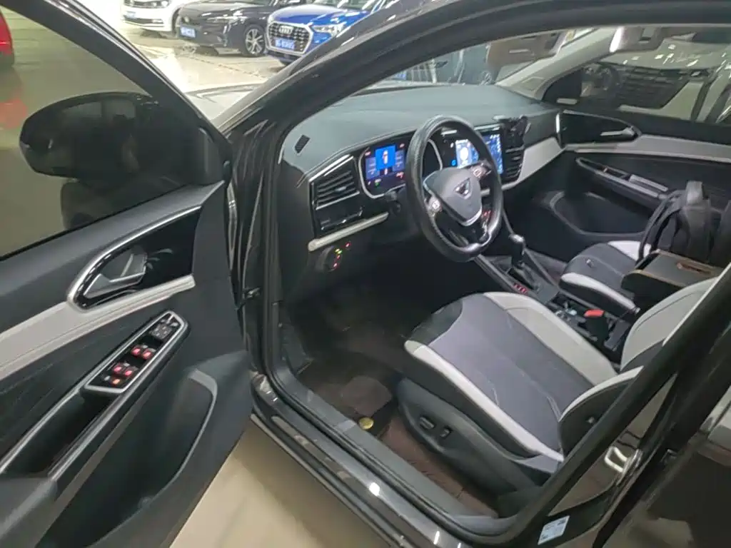 Jetta VS7 2026 280TSI Automatic Honor Edition купить на сайте DeffCars