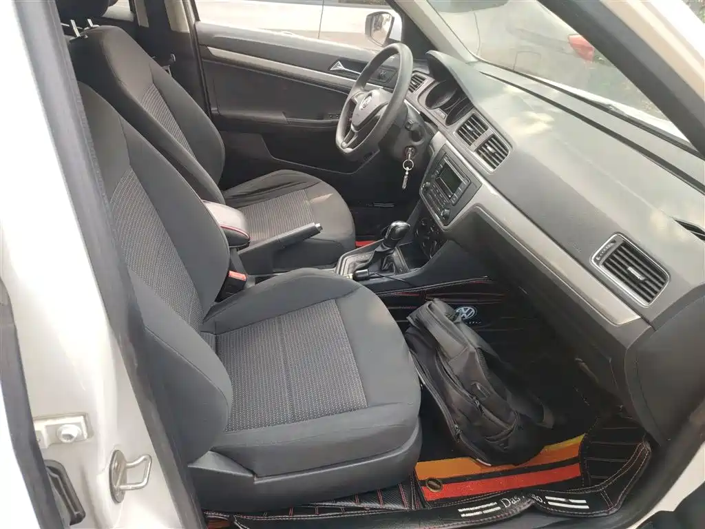 Lavida 2017 1.6L automatic fashion version купить на сайте DeffCars