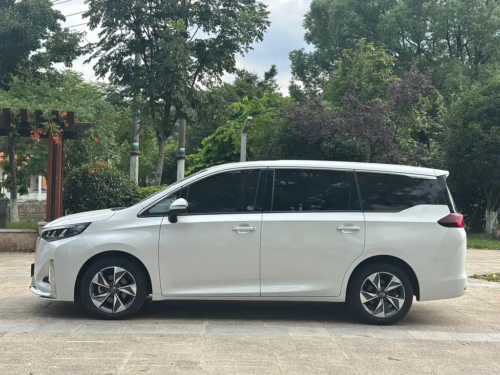 Trumpchi M6 2023 PRO 270T DCT Deluxe Edition купить на сайте DeffCars