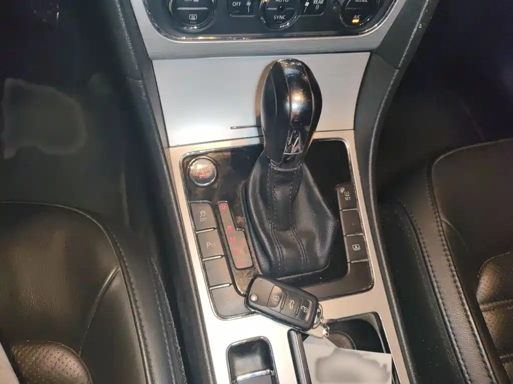 Passat 2014 2.0TSI DSG Royal Edition купить на сайте DeffCars