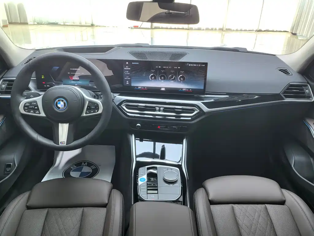 BMW i3 2022 eDrive 35 L купить на сайте DeffCars