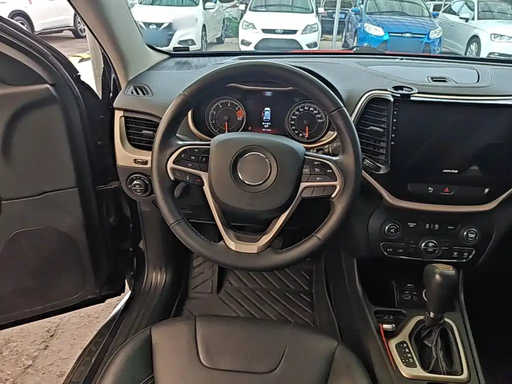Liberty Light 2017 2.0L Superior Edition купить на сайте DeffCars