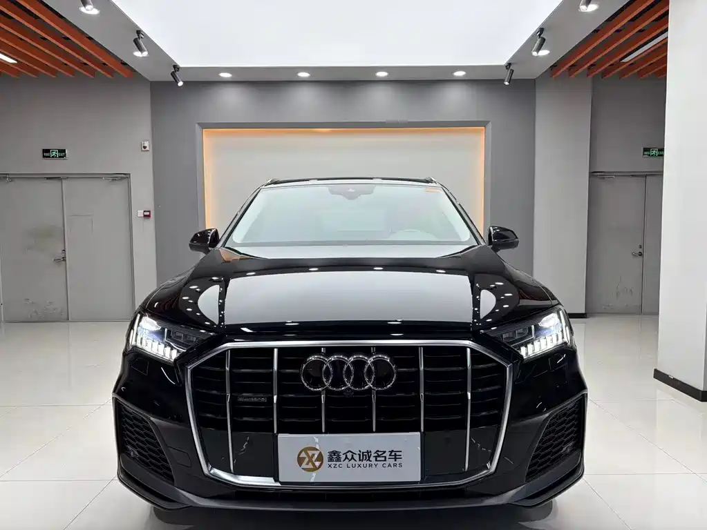 Audi Q7 2021 55 TFSI quattro S line sports version купить на сайте DeffCars