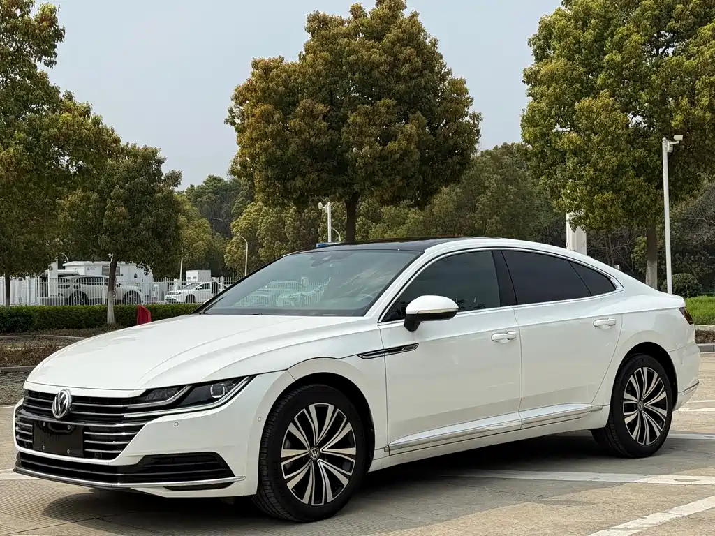FAW-Volkswagen CC 2020 330TSI Charming Edition National VI купить на сайте DeffCars