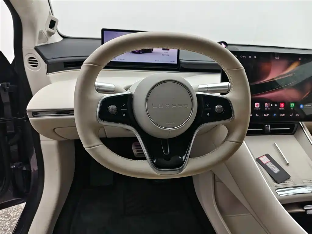 Zhijie S7 2025 model 705km Max купить на сайте DeffCars