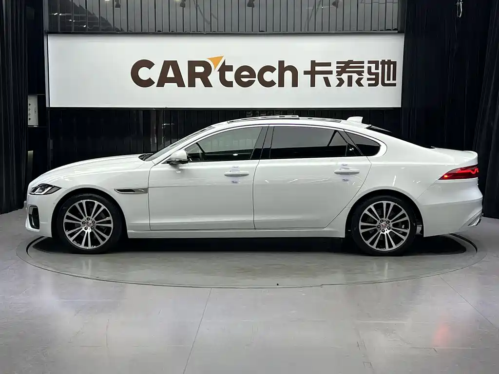 Jaguar XFL 2022 XFL 2.0T P250 two-wheel drive exclusive luxury version купить на сайте DeffCars