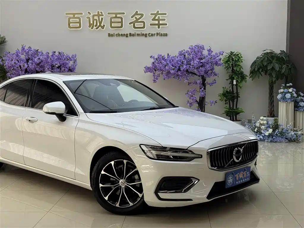 Volvo S60 2021 T4 Zhiyi Luxury Edition купить на сайте DeffCars