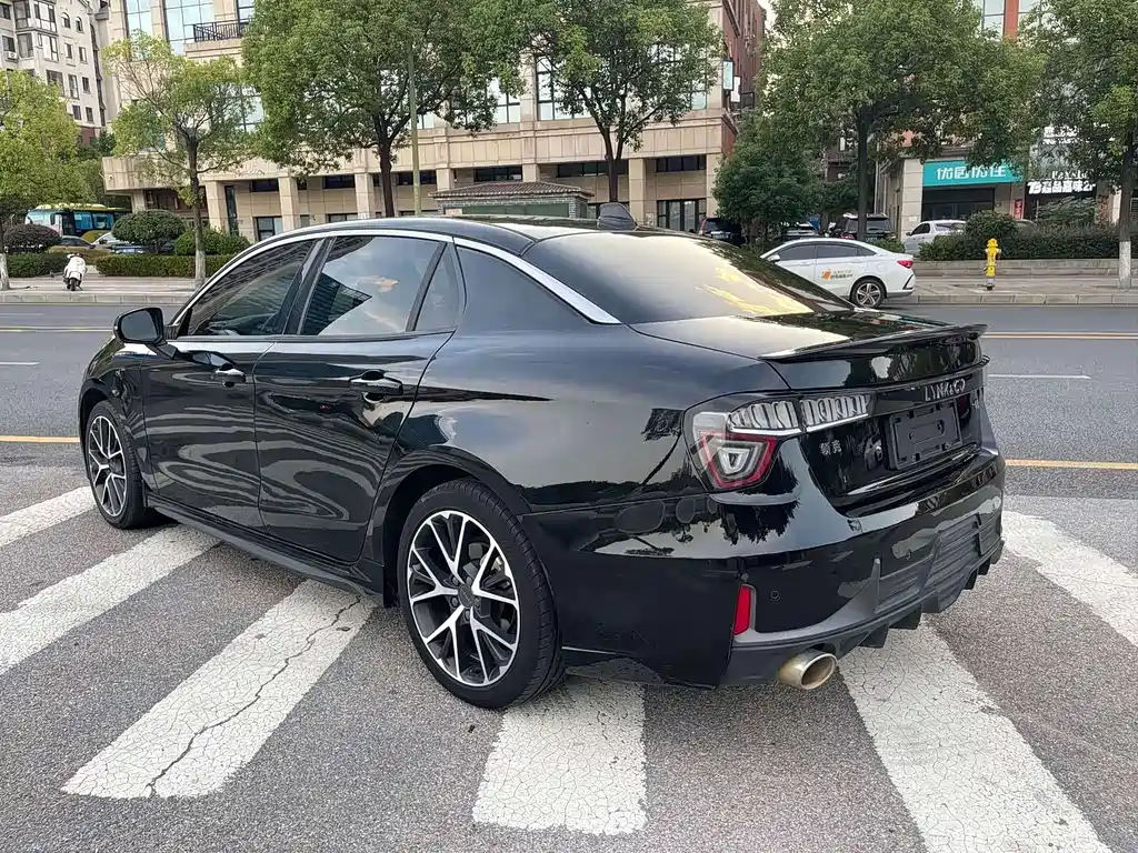 Lynk & Co 03 2019 1.5TD DCT Pro version National VI купить на сайте DeffCars