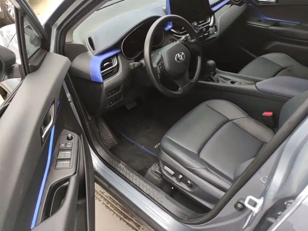 Toyota C-HR 2023 2.0L Leading Edition купить на сайте DeffCars